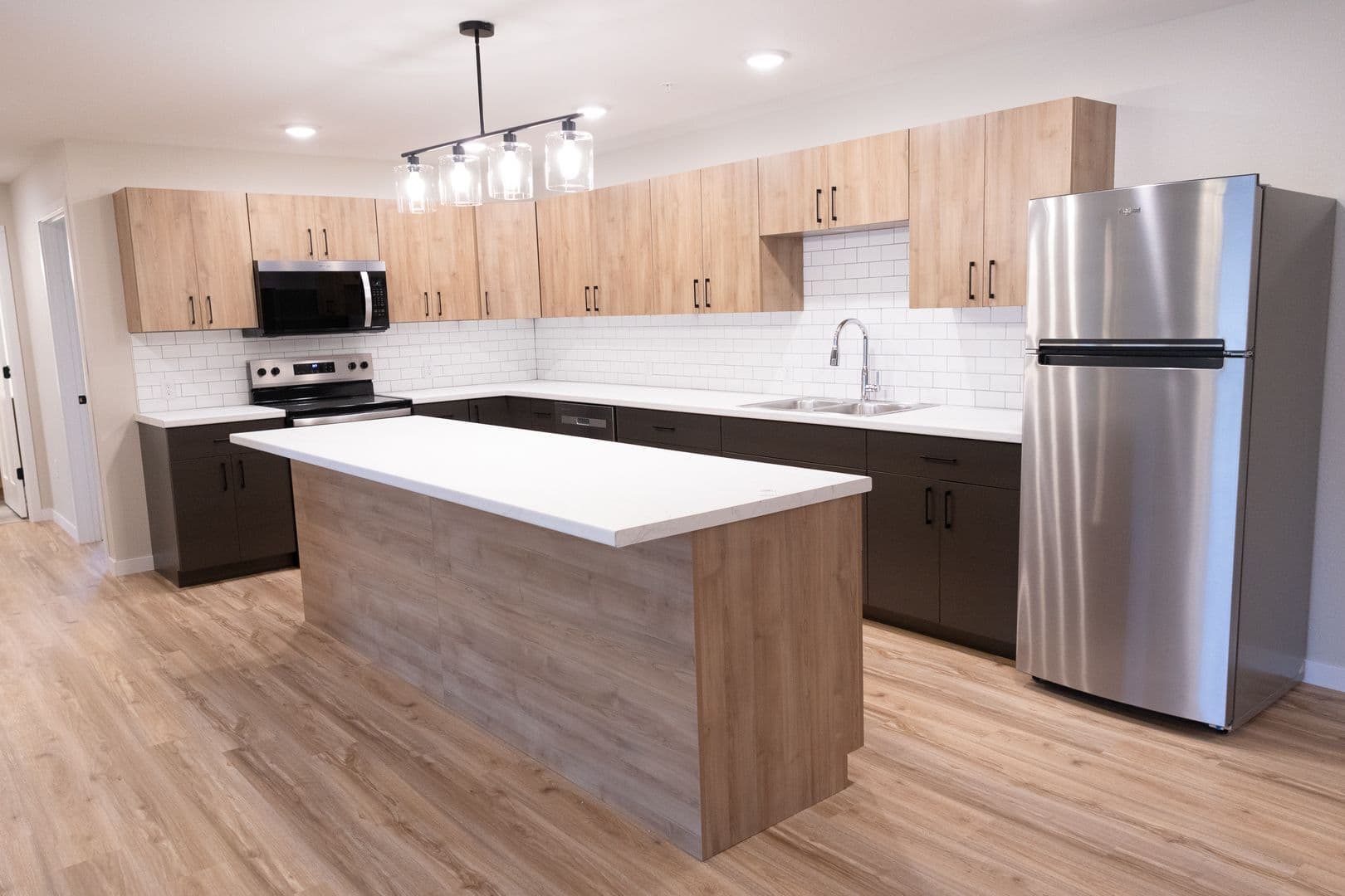 Alexandria Apartment: 1825 Oakview Ave SE