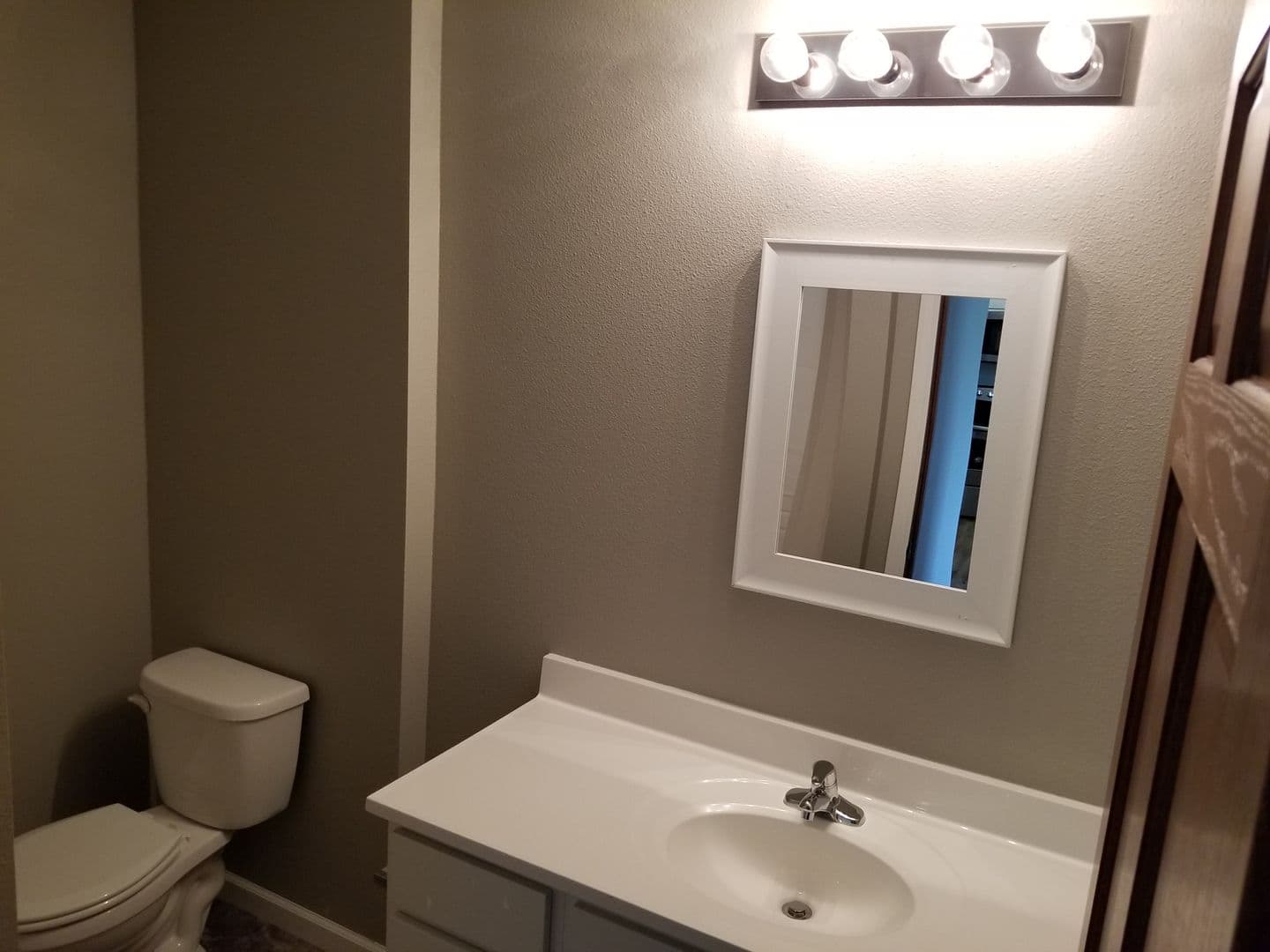 Alexandria Apartment: 1880 10th Avenue East