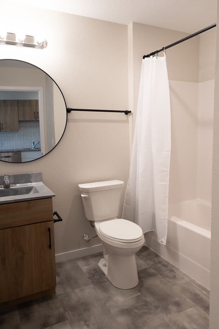 Willmar Apartment: 1020 Lakeland Drive Northeast