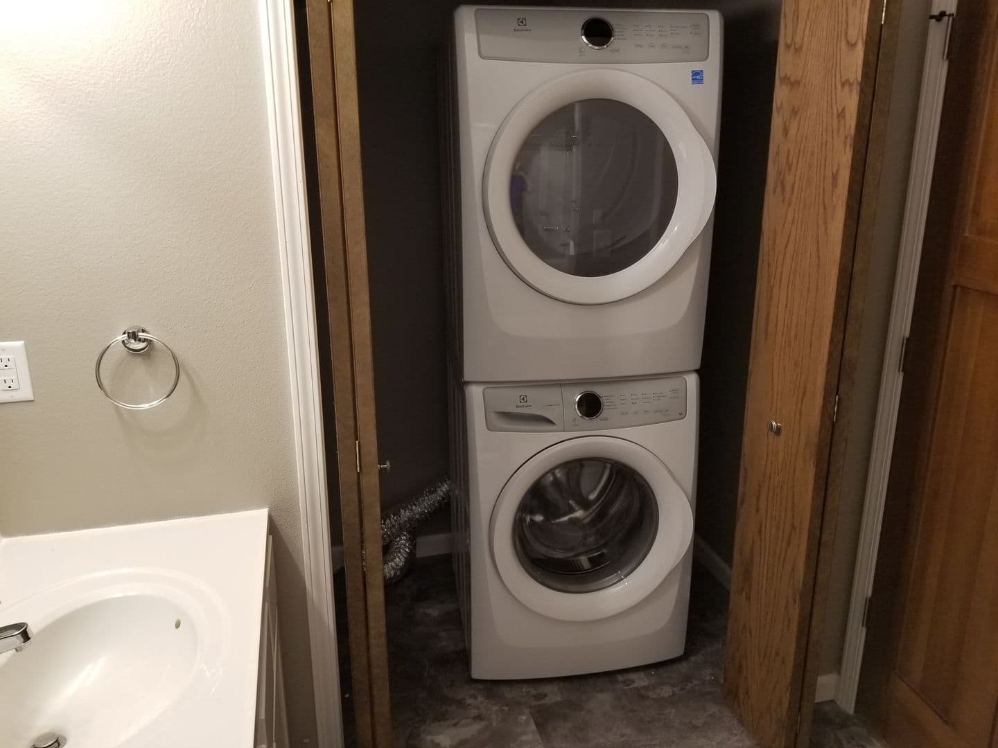 Willmar Apartment: 1001 30th St. NW