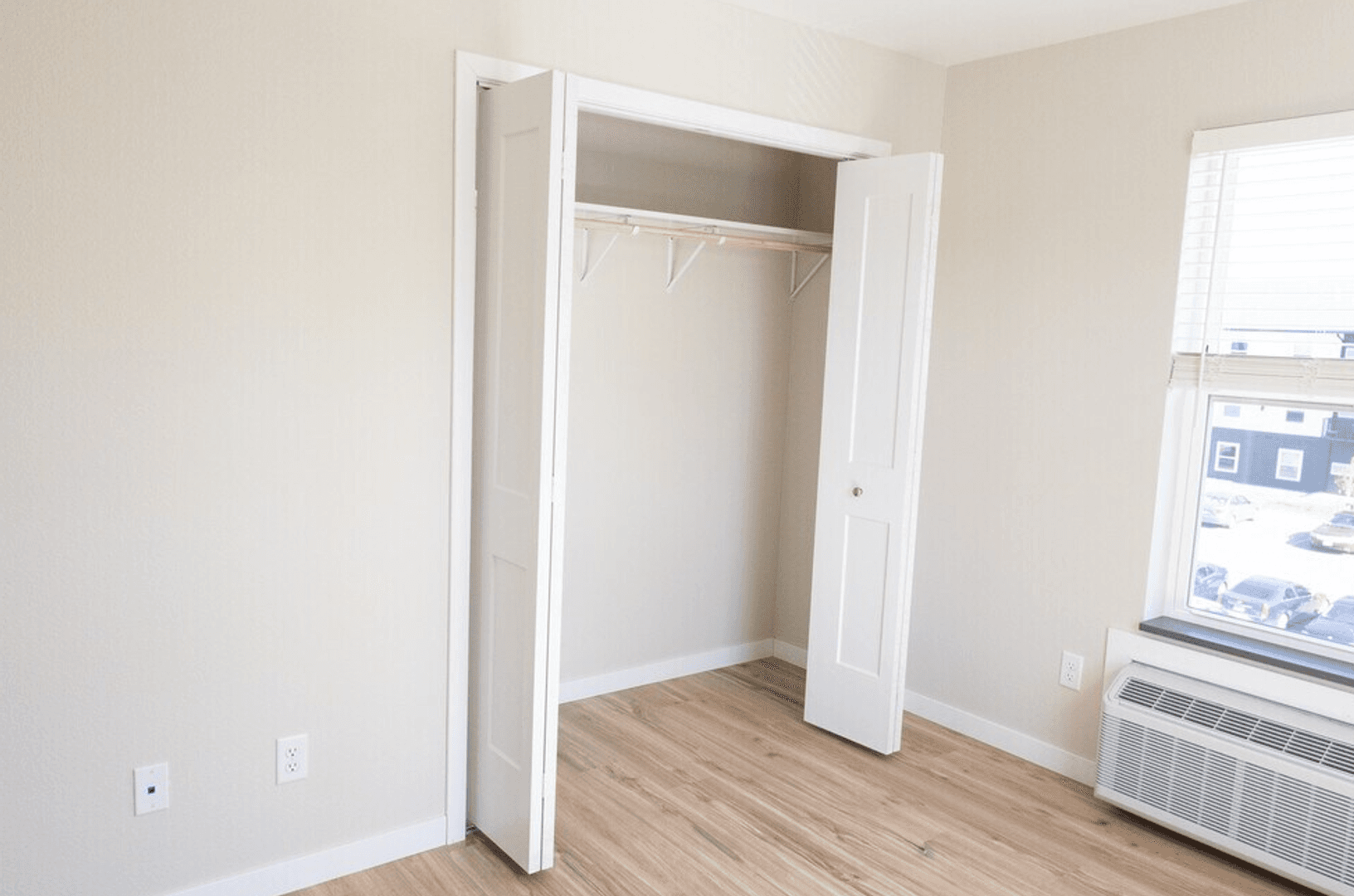 Morris Apartment: 506 Columbia Avenue