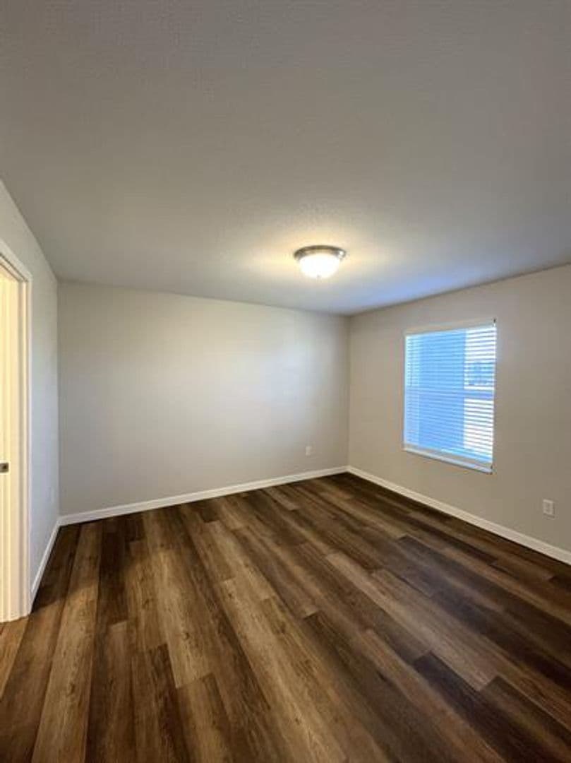 Willmar Apartment: 1031 30th Street Northwest