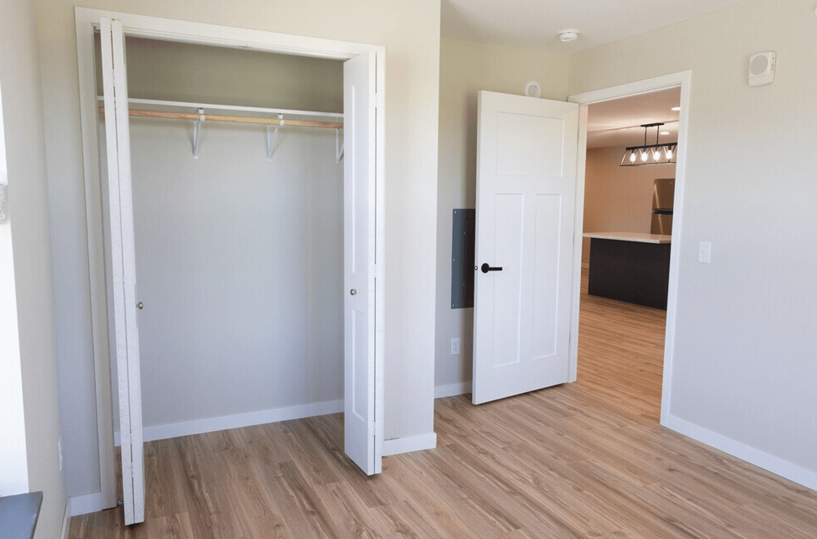 Morris Apartment: 506 Columbia Avenue