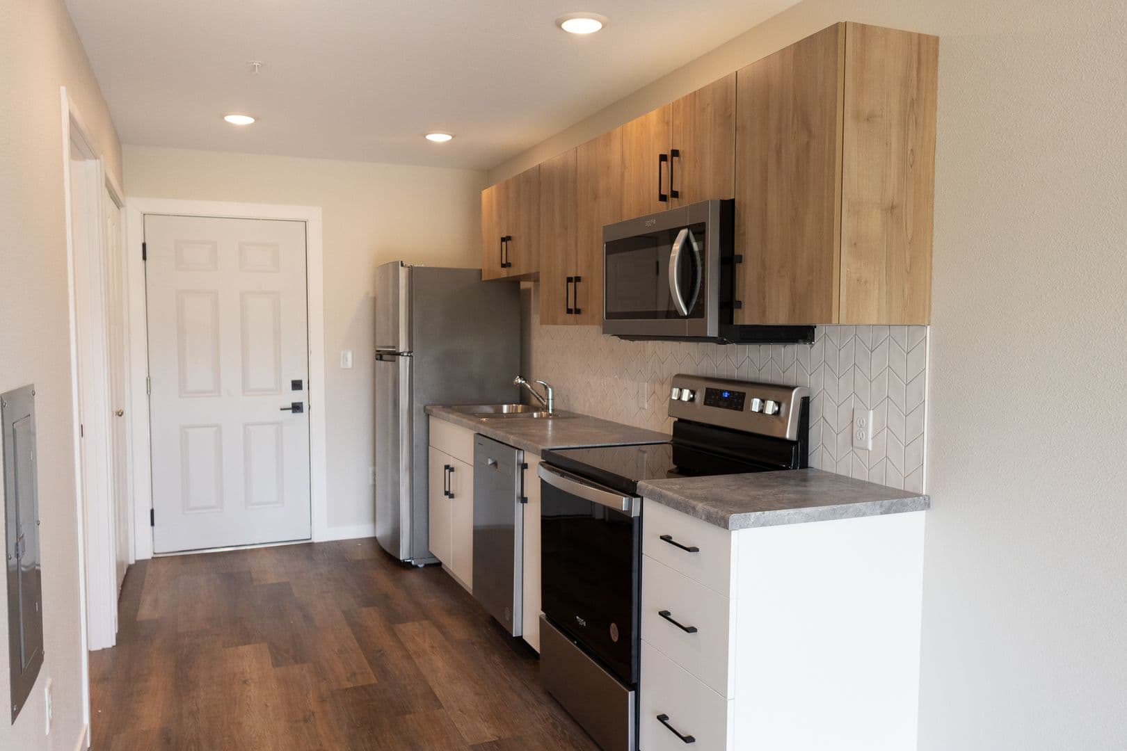 Willmar Apartment: 1020 Lakeland Drive Northeast