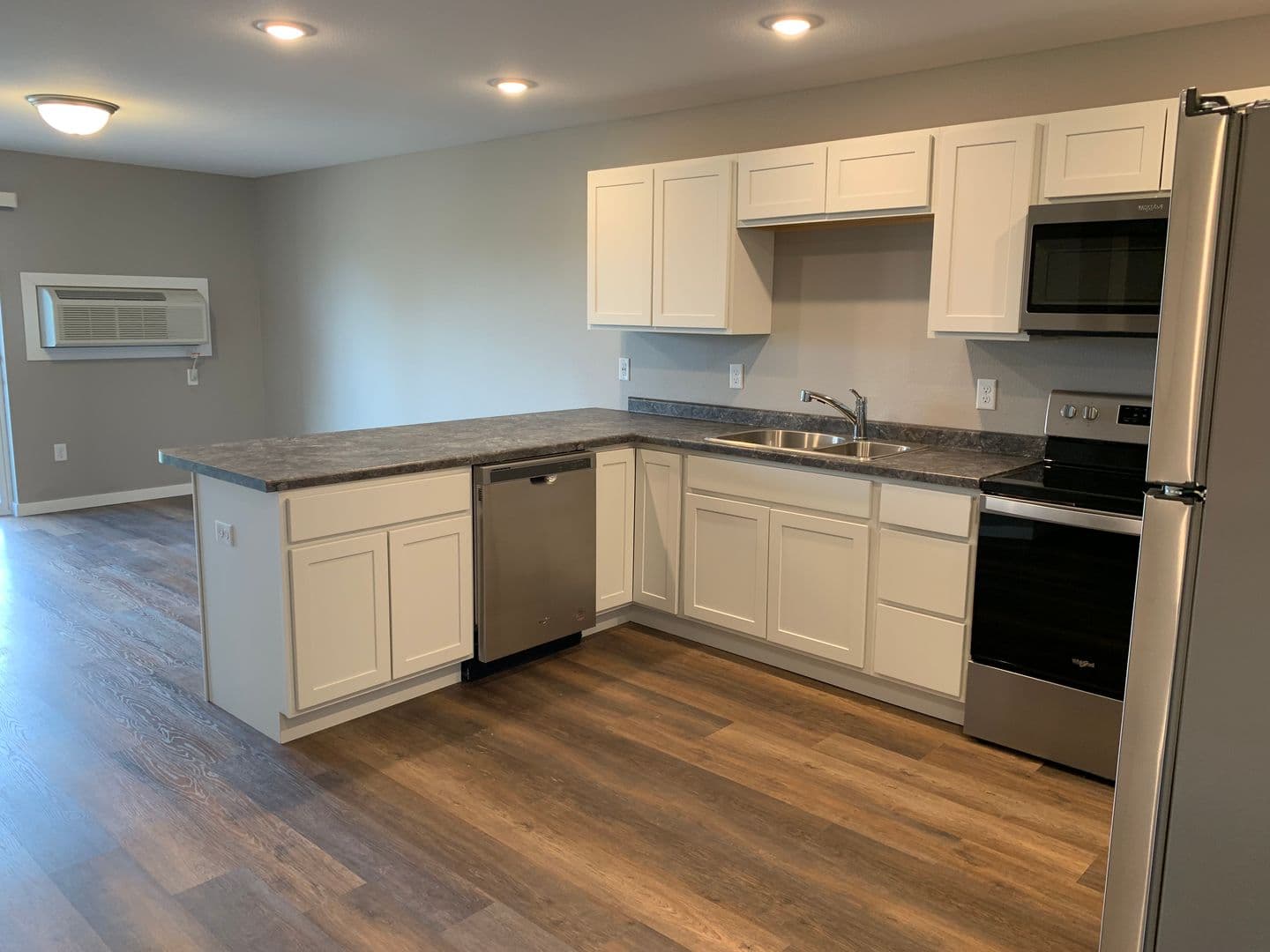 Albert Lea Apartment: 750 E. Front Street