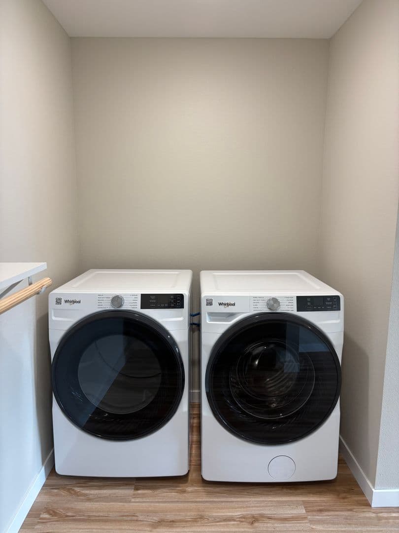 Alexandria Apartment: 1829 Oakview Ave SE
