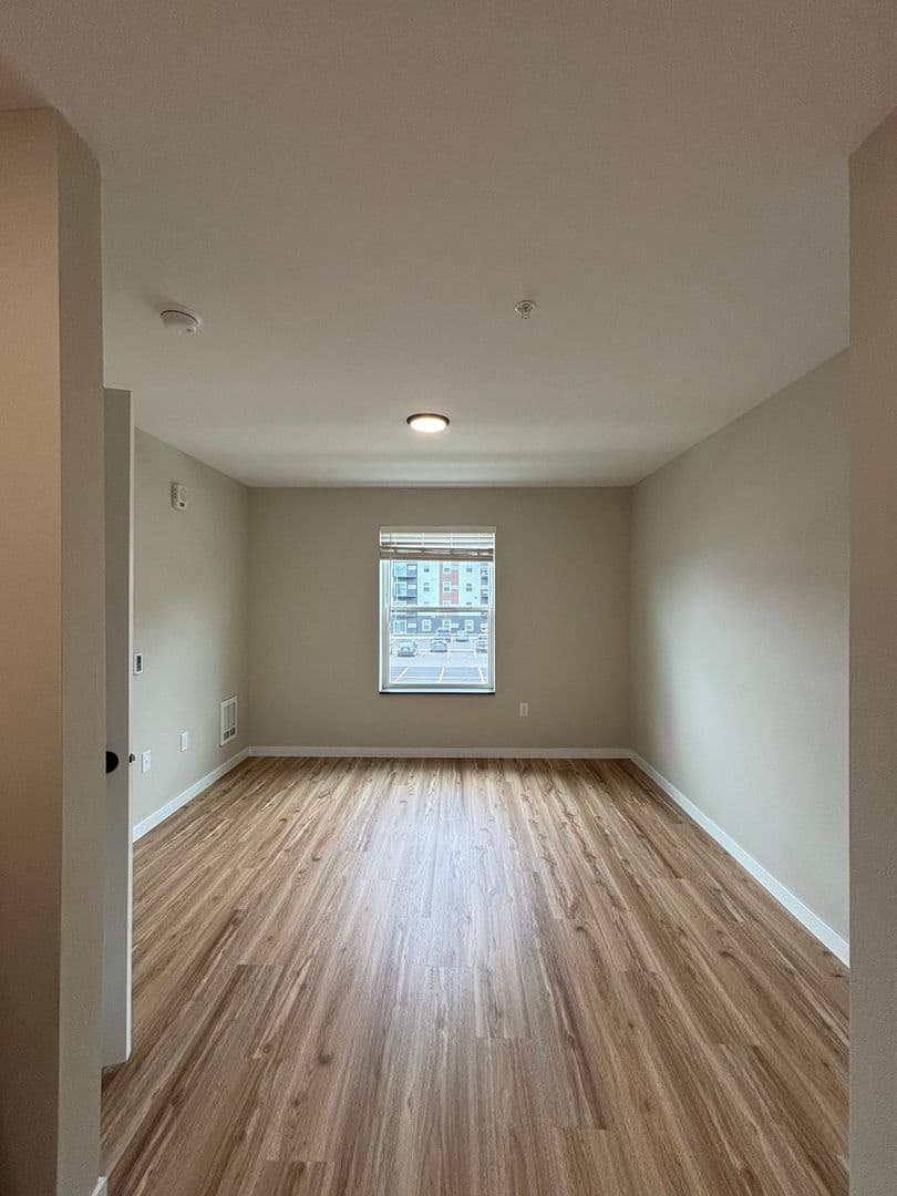 Alexandria Apartment: 1829 Oakview Ave SE