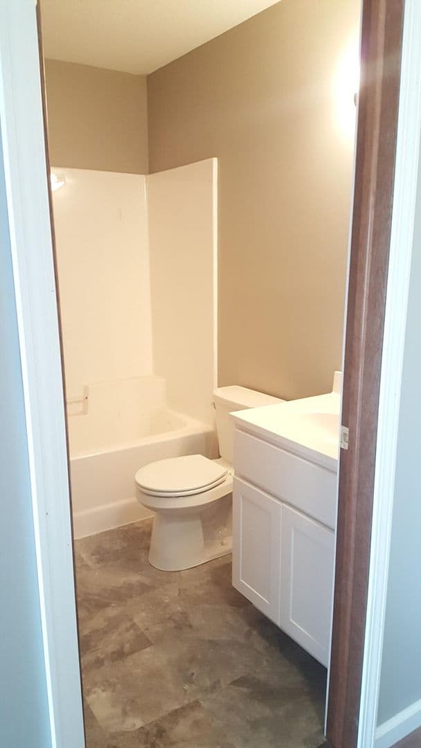 Alexandria Apartment: 1964 10th Avenue E.