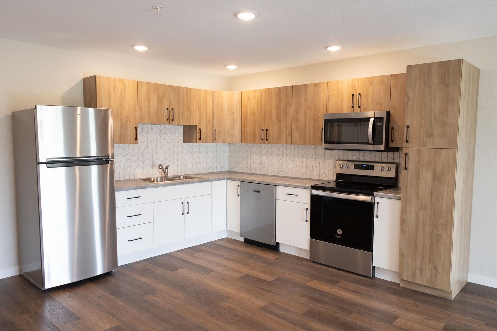 Willmar Apartment: 1020 Lakeland Drive Northeast
