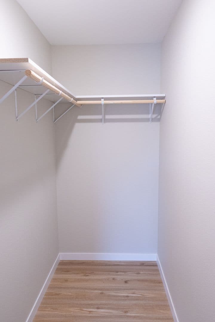 Alexandria Apartment: 1825 Oakview Ave SE