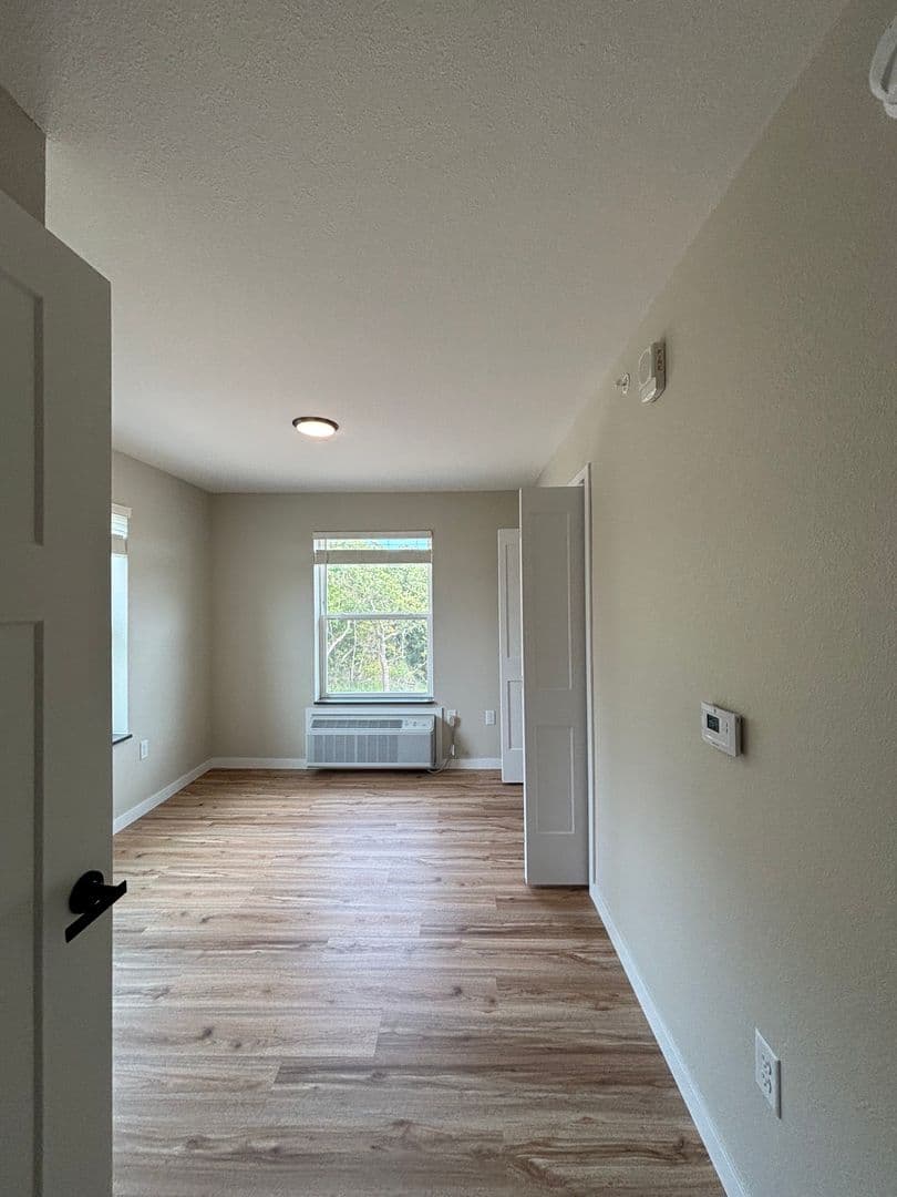 Alexandria Apartment: 1829 Oakview Ave SE