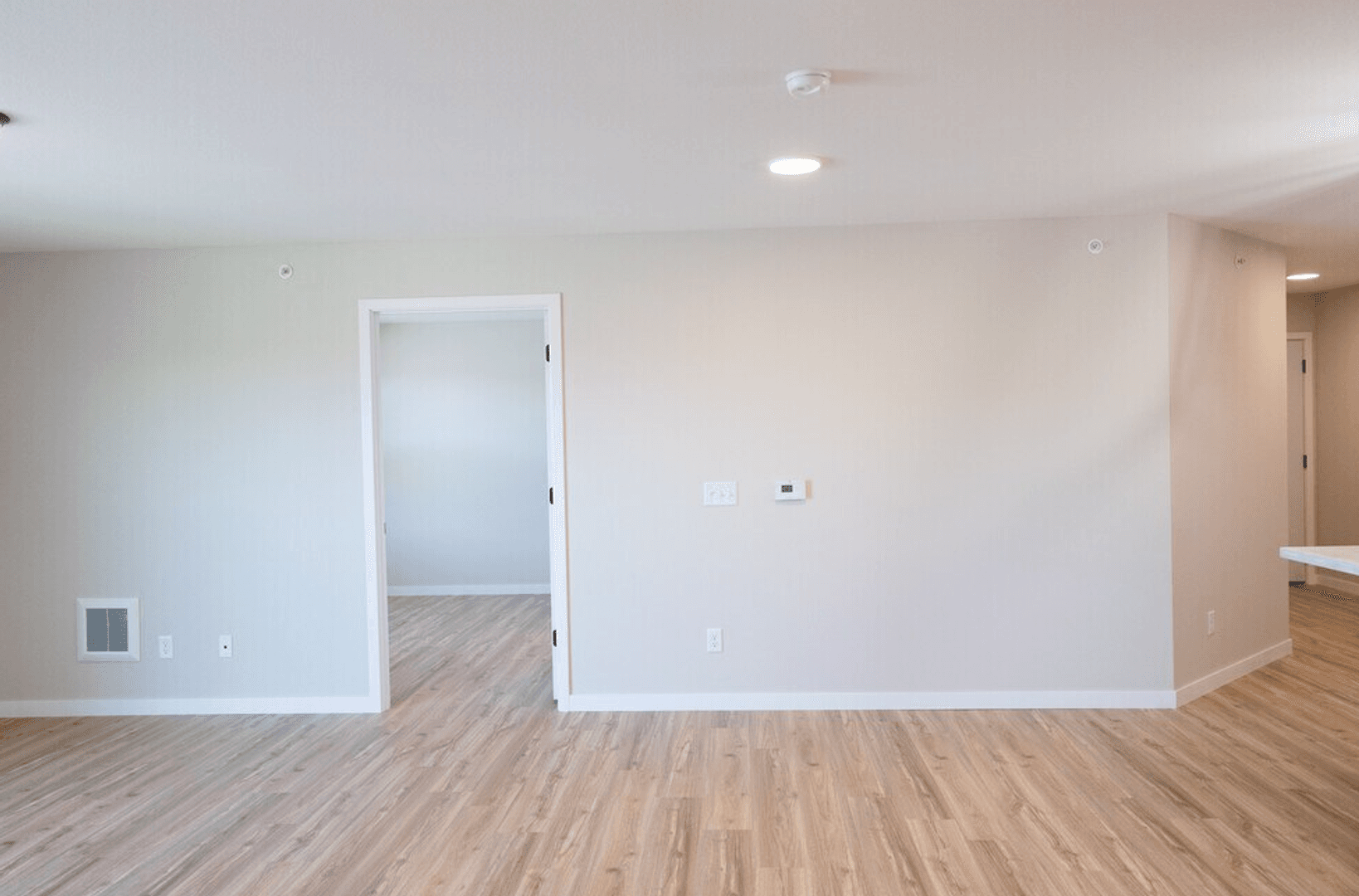 Morris Apartment: 506 Columbia Avenue