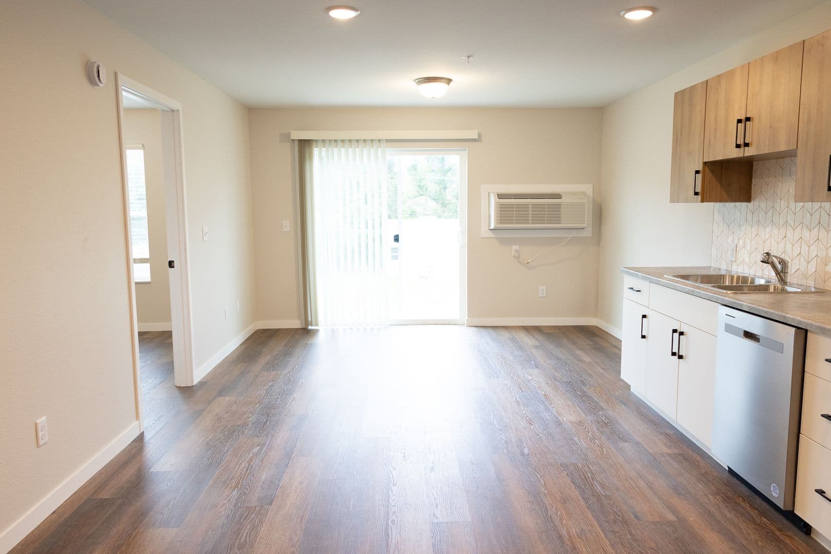Willmar Apartment: 1020 Lakeland Drive Northeast