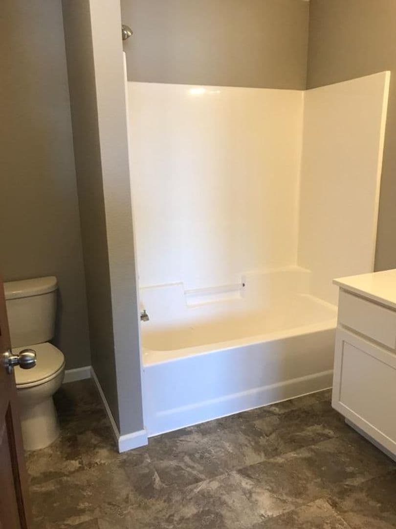 Pelican Rapids Apartment: 520 3rd Street NW