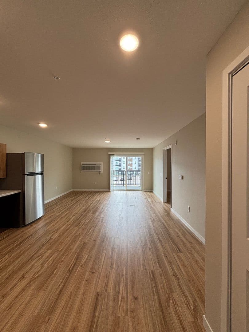 Alexandria Apartment: 1829 Oakview Ave SE