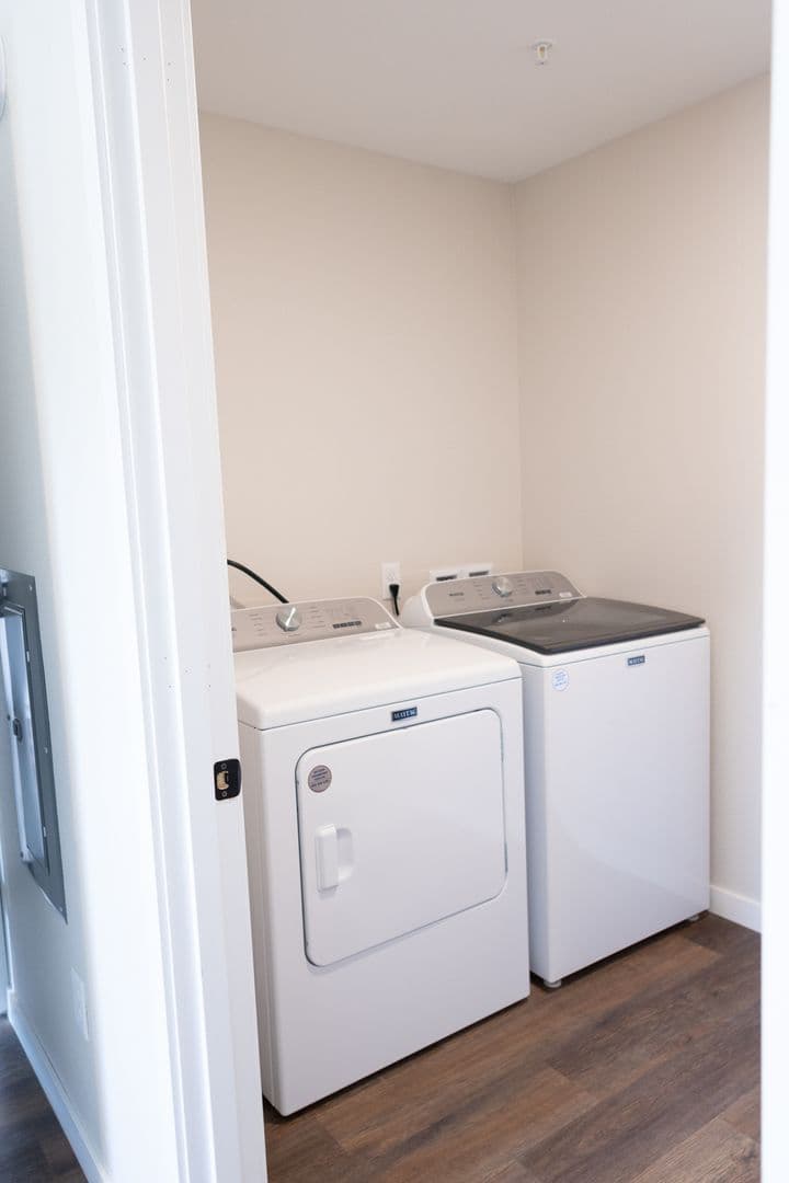 Willmar Apartment: 1020 Lakeland Drive Northeast