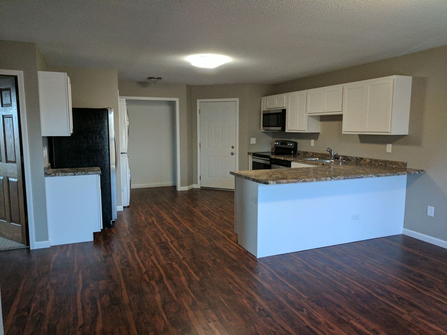 Alexandria Apartment: 1964 10th Avenue E.