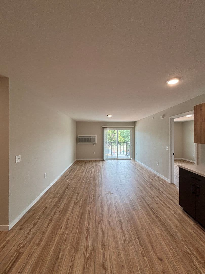 Alexandria Apartment: 1829 Oakview Ave SE