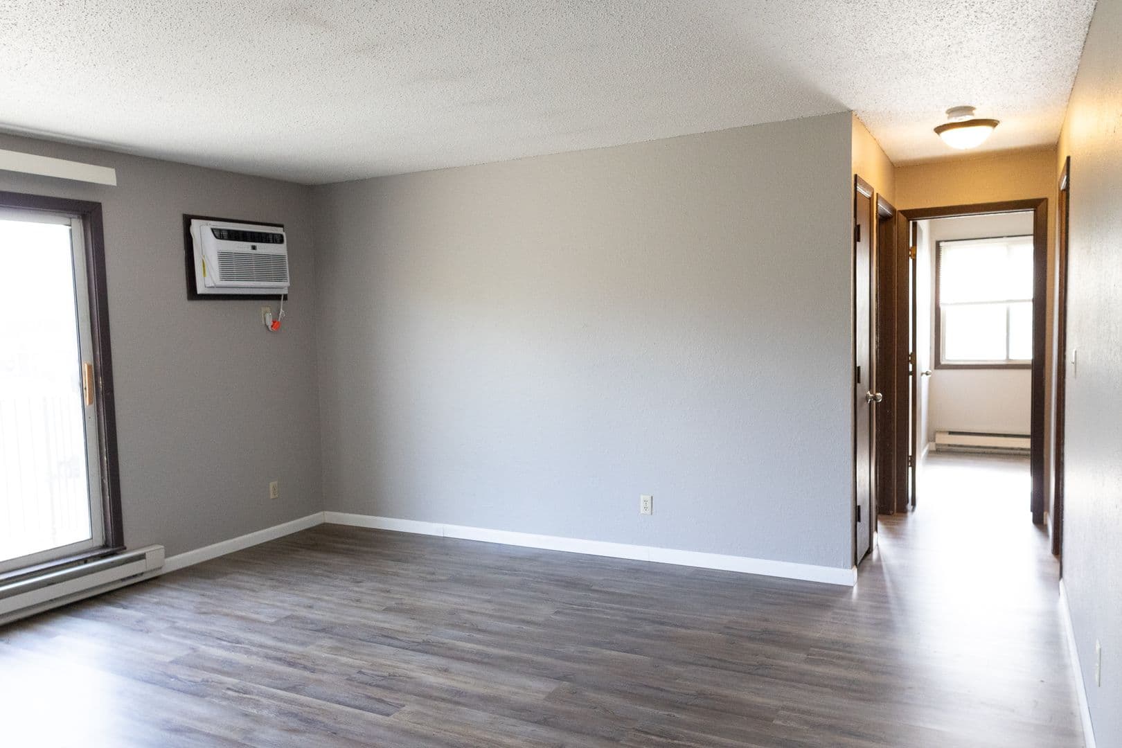 Alexandria Apartment: 304 Kenwood Drive