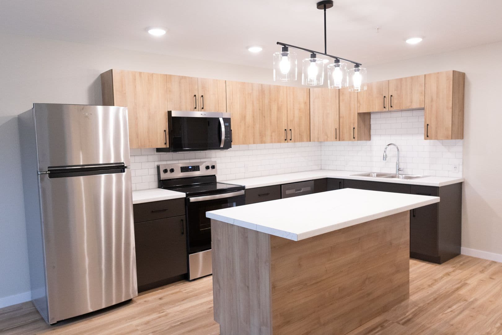 Alexandria Apartment: 1825 Oakview Ave SE