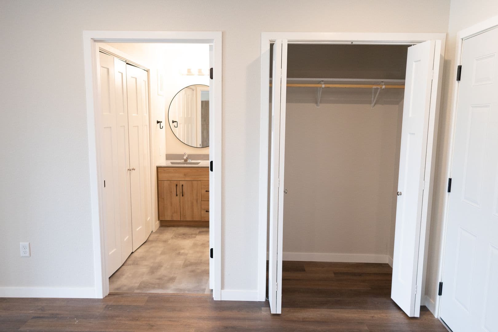 Willmar Apartment: 1020 Lakeland Drive Northeast