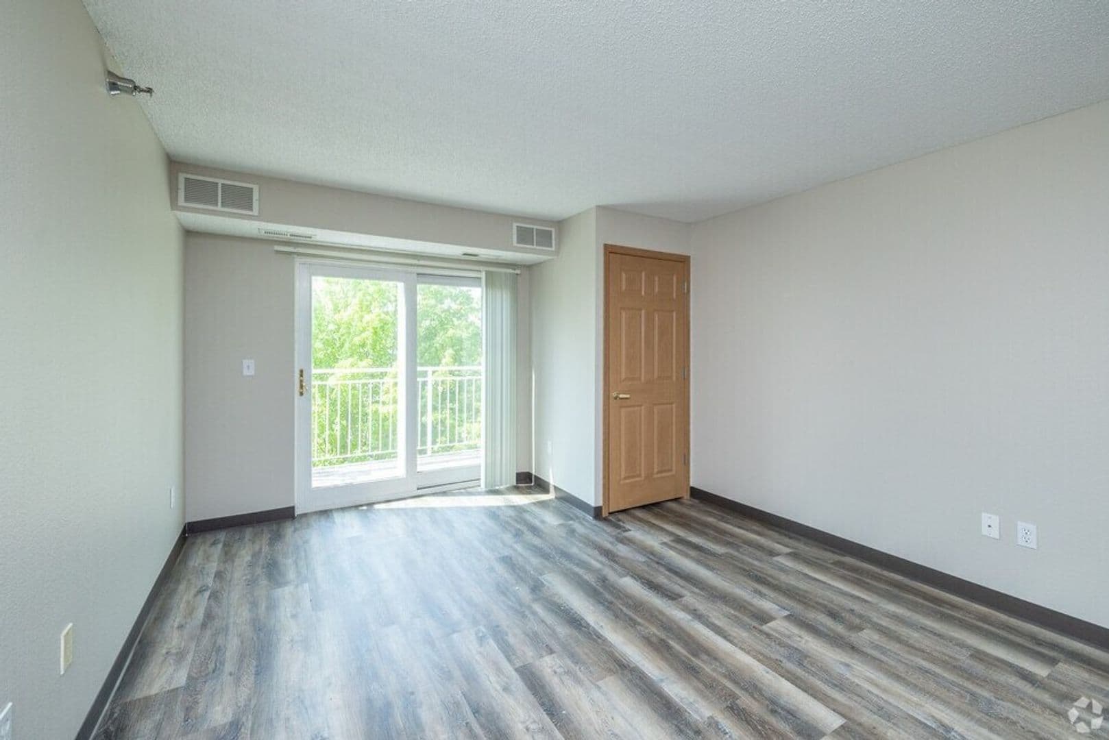 Faribault Apartment: 200 Heritage Pl