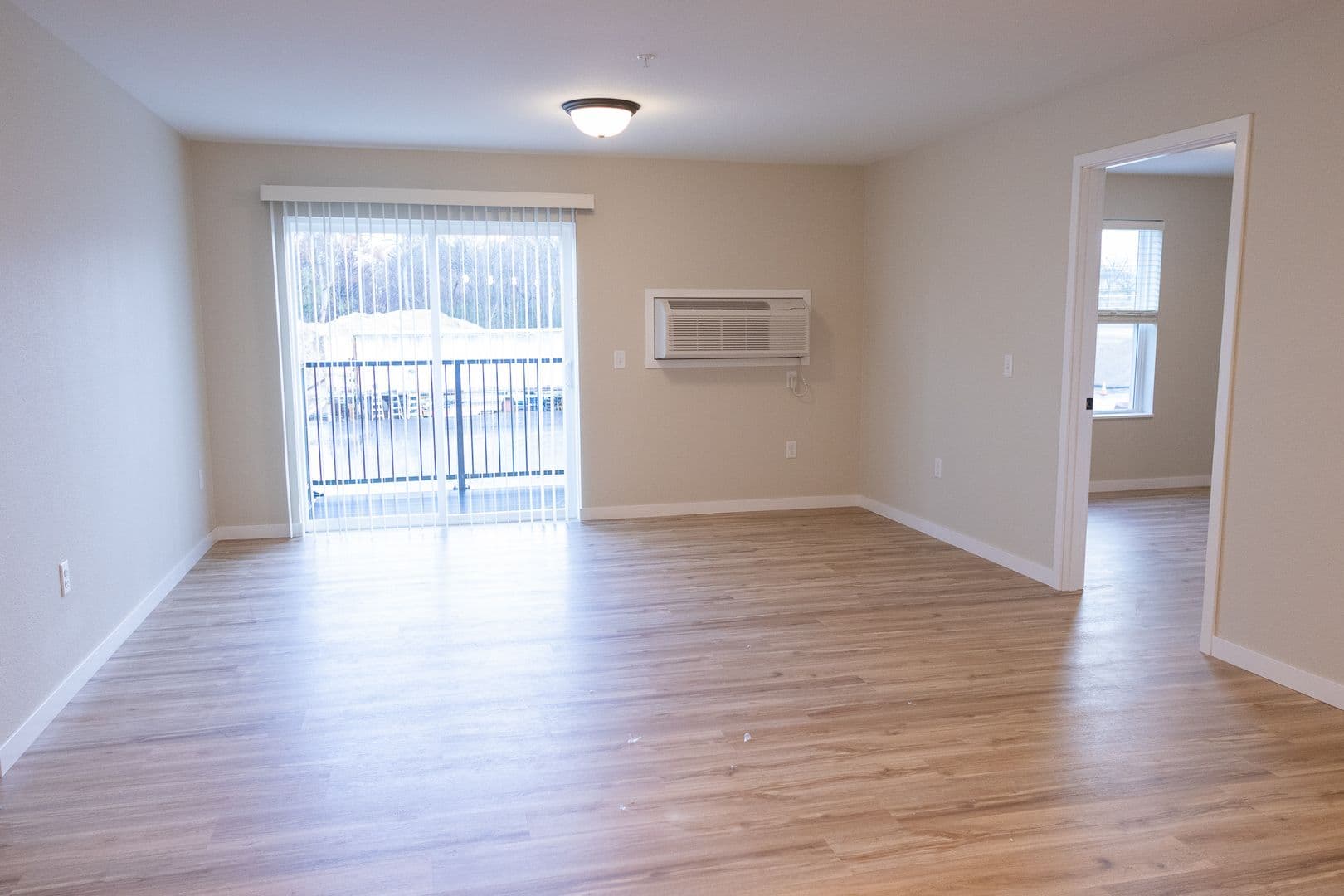 Alexandria Apartment: 1825 Oakview Ave SE