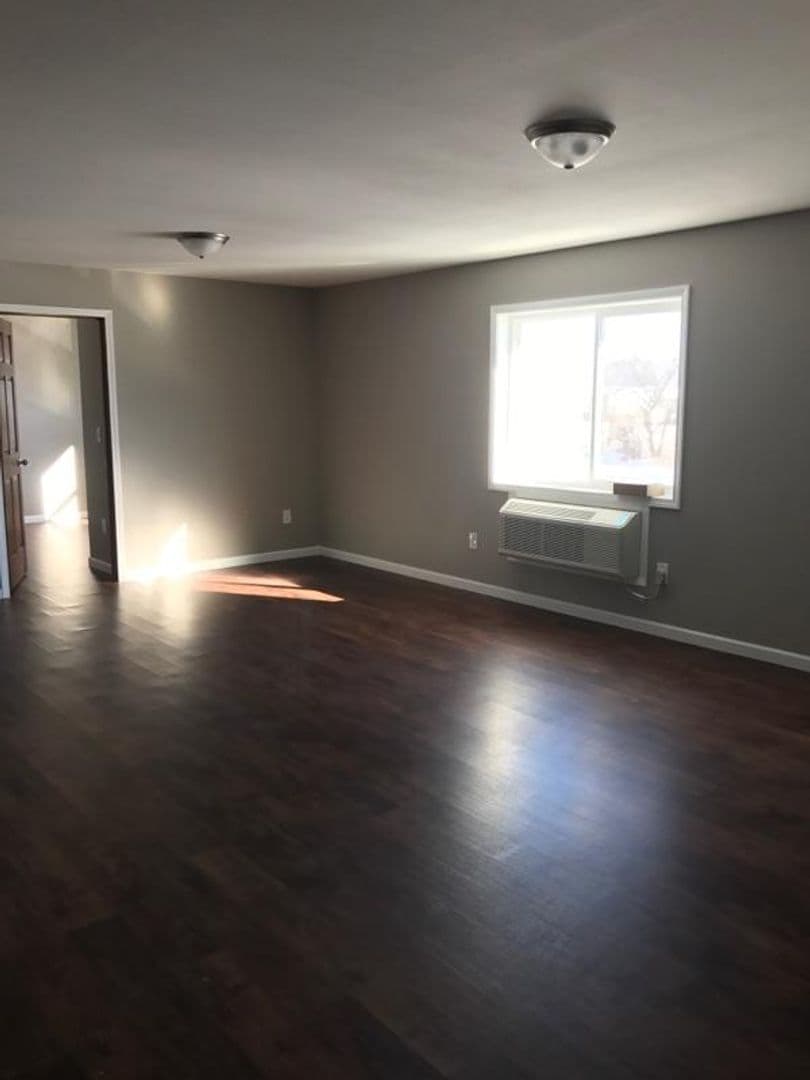 Pelican Rapids Apartment: 520 3rd Street NW