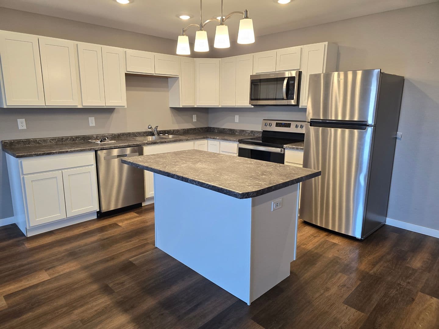Willmar Apartment: 1021 30th Street Northwest