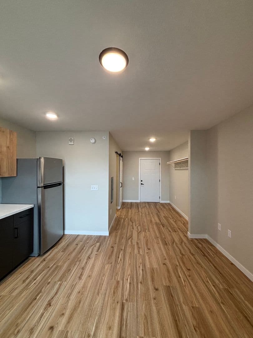 Alexandria Apartment: 1829 Oakview Ave SE