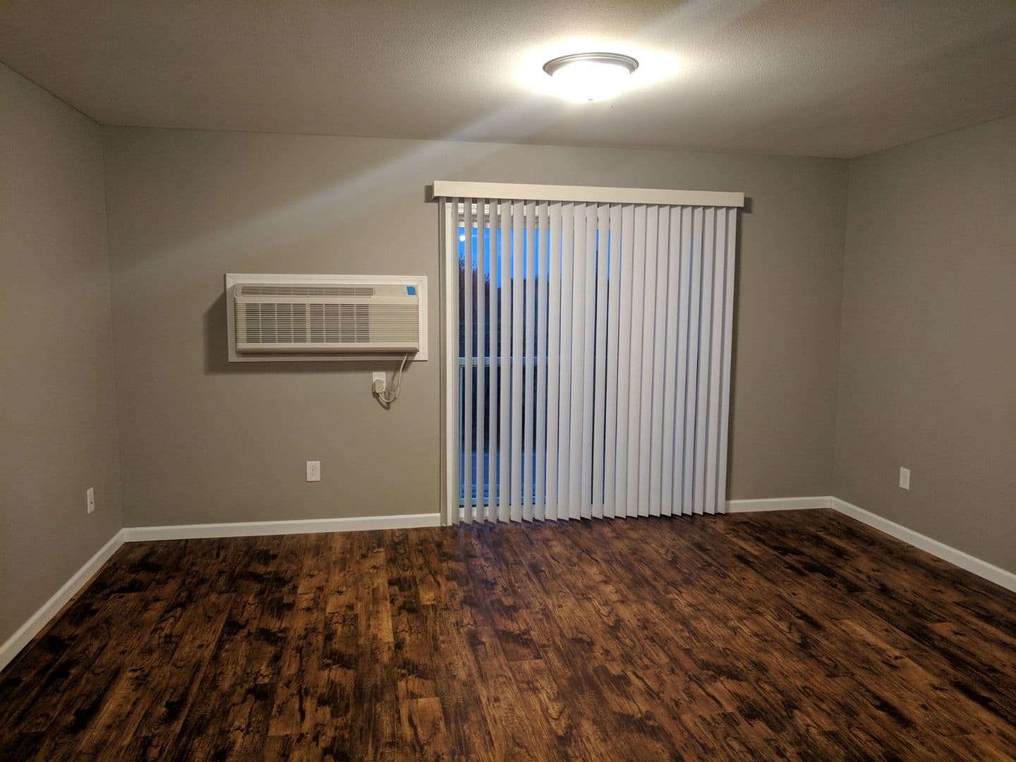 Alexandria Apartment: 1964 10th Avenue E.