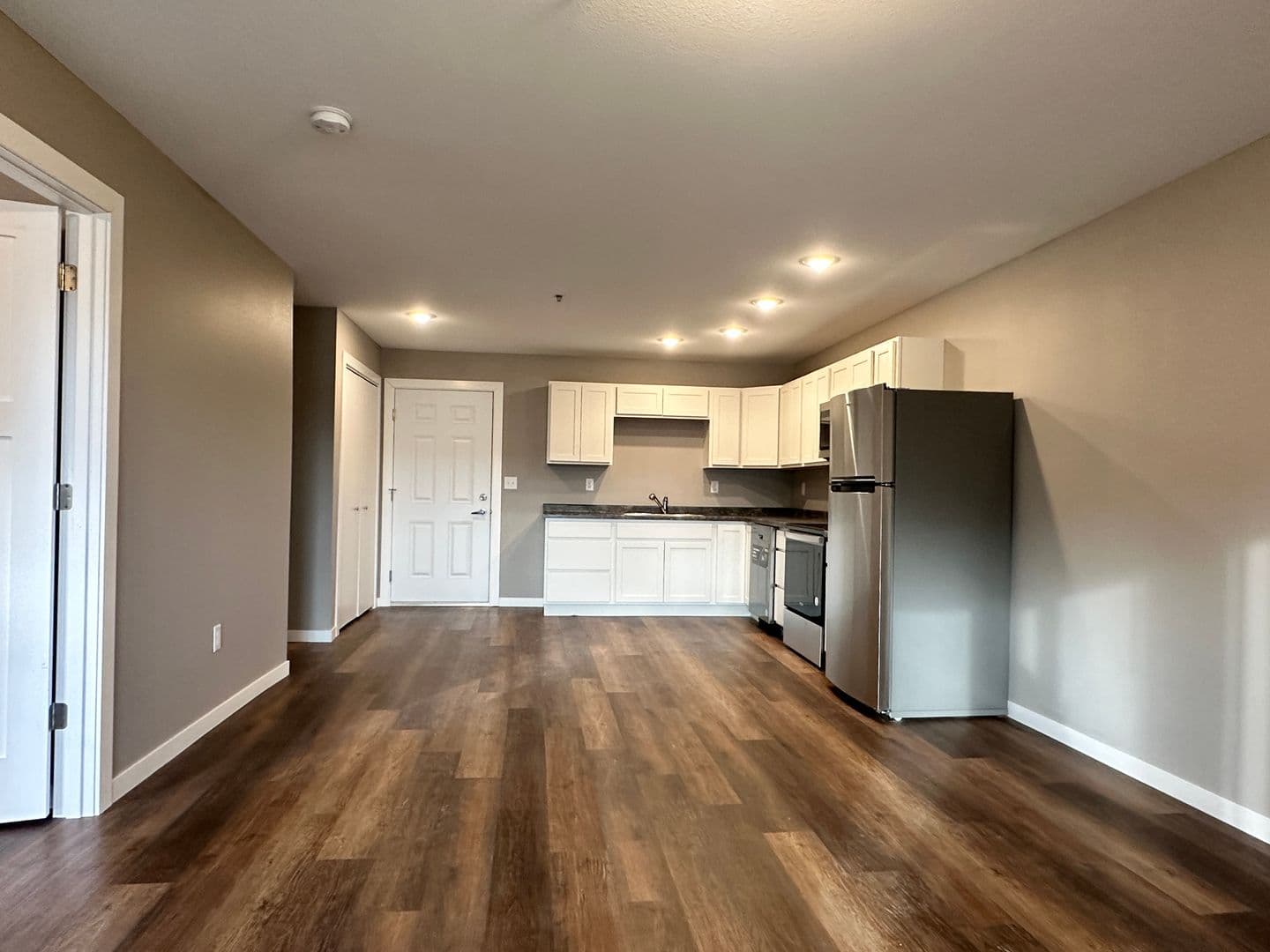 Willmar Apartment: 1021 30th Street Northwest
