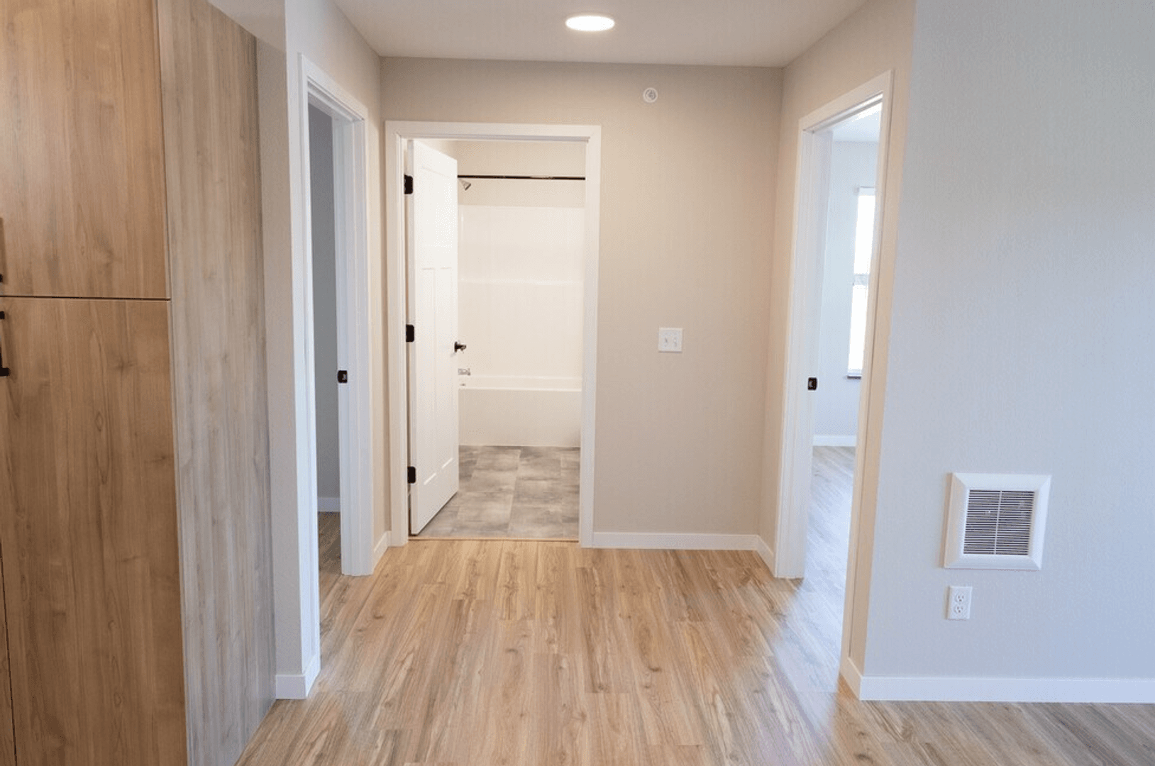 Morris Apartment: 506 Columbia Avenue