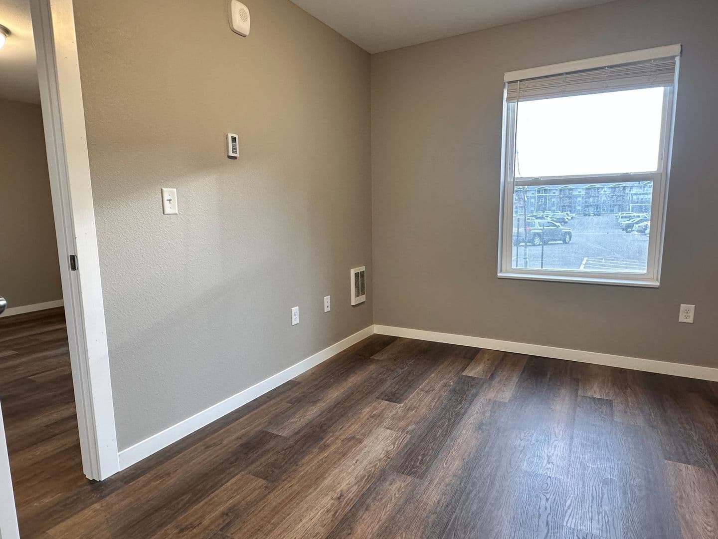 Willmar Apartment: 1021 30th Street Northwest