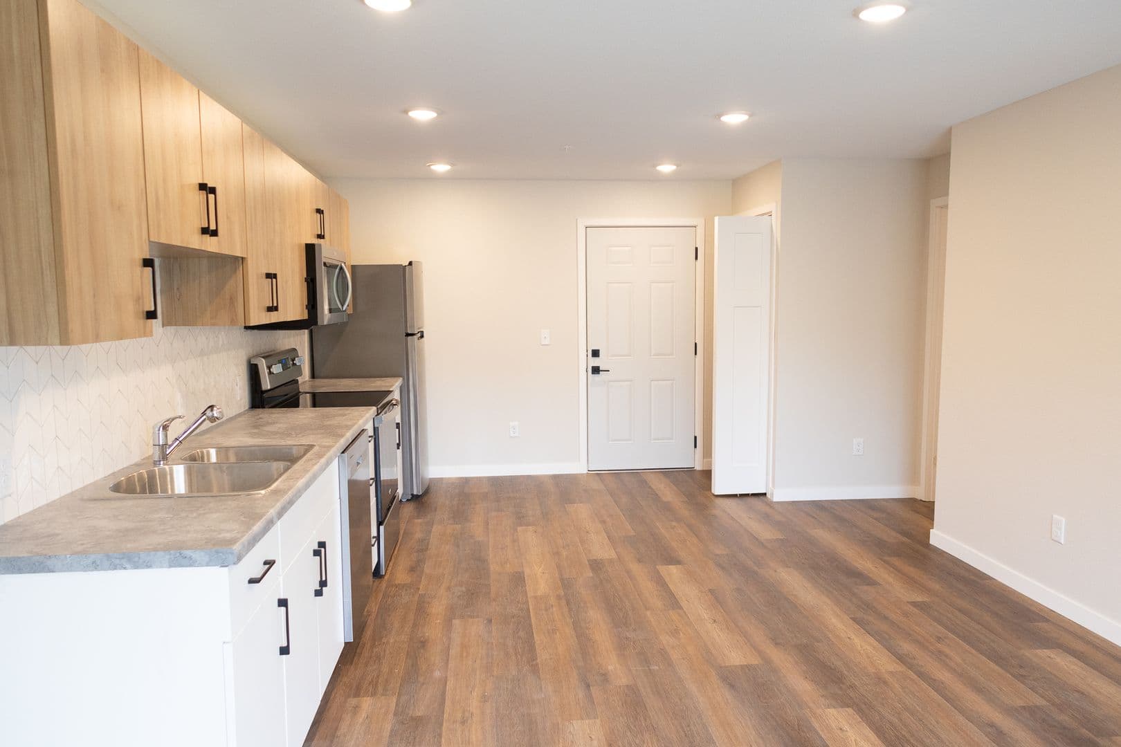 Willmar Apartment: 1020 Lakeland Drive Northeast