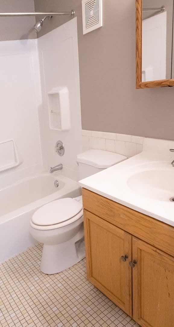 Farmington Apartment: 1337 Centennial Dr