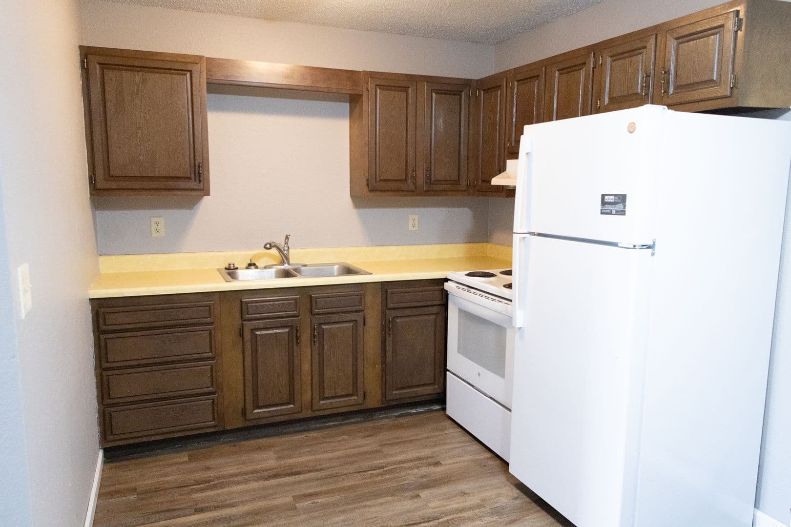 Alexandria Apartment: 304 Kenwood Drive