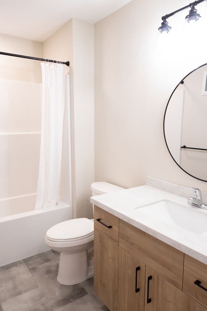 Faribault Apartment: 1750 Willow St