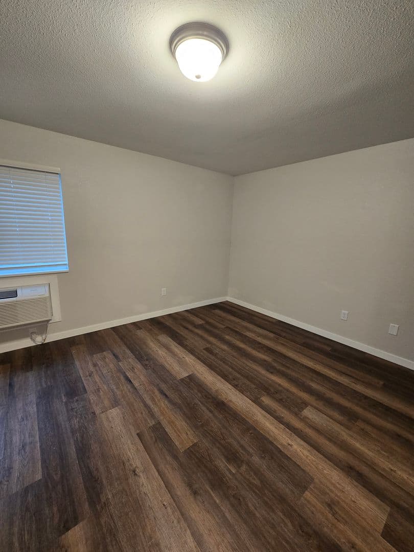 Willmar Apartment: 1020 Lakeland Drive Northeast