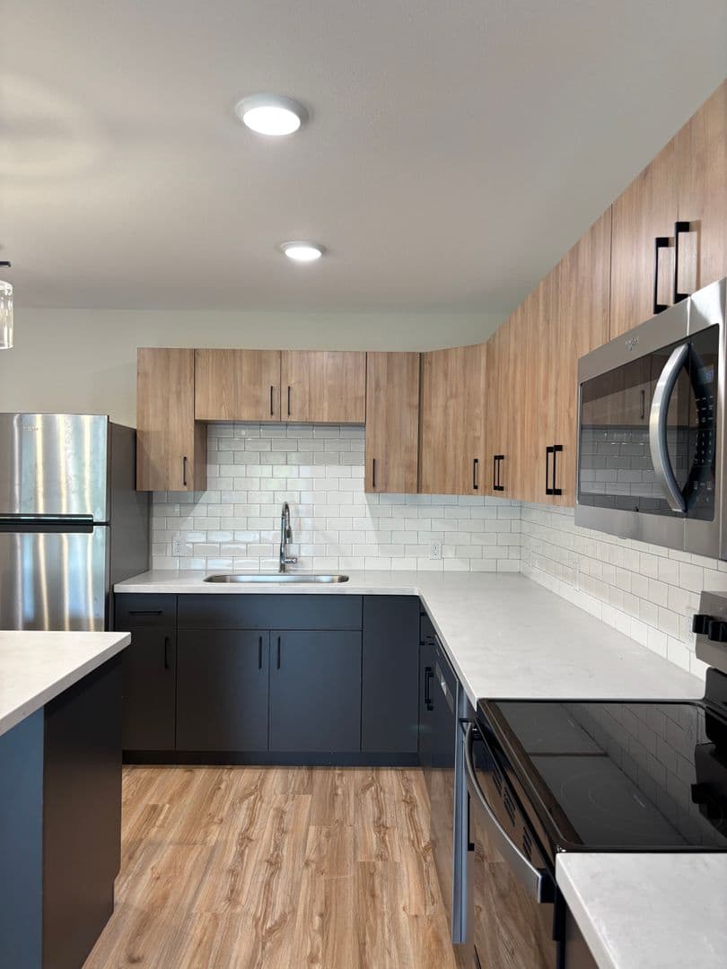 Alexandria Apartment: 1829 Oakview Ave SE
