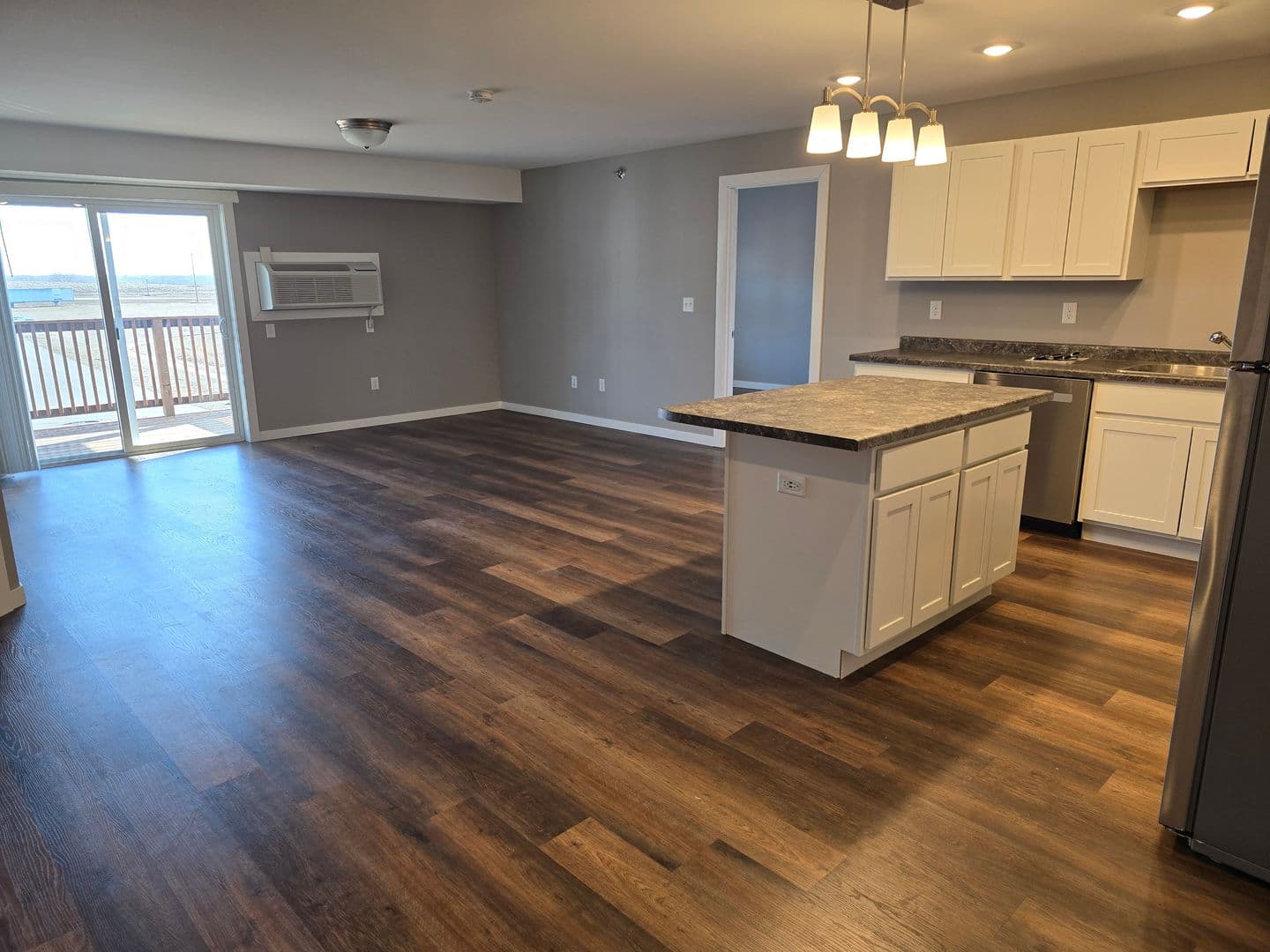 Willmar Apartment: 1021 30th Street Northwest