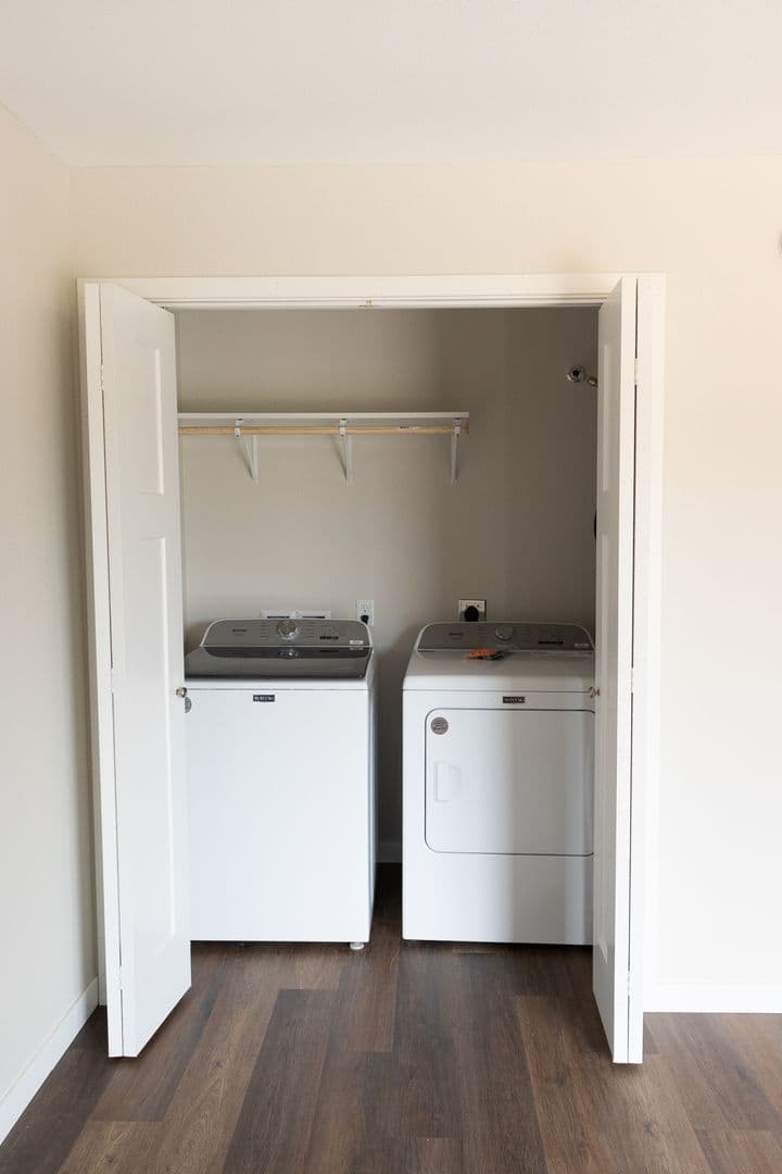 Willmar Apartment: 1020 Lakeland Drive Northeast