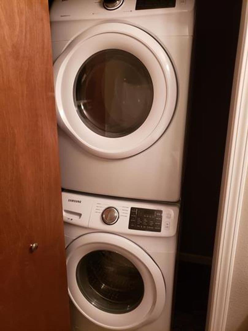 Alexandria Apartment: 1770 10th Ave East