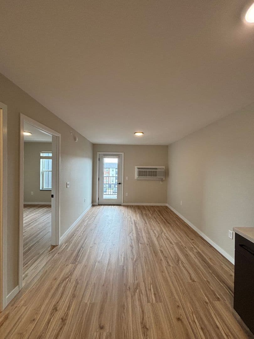 Alexandria Apartment: 1829 Oakview Ave SE