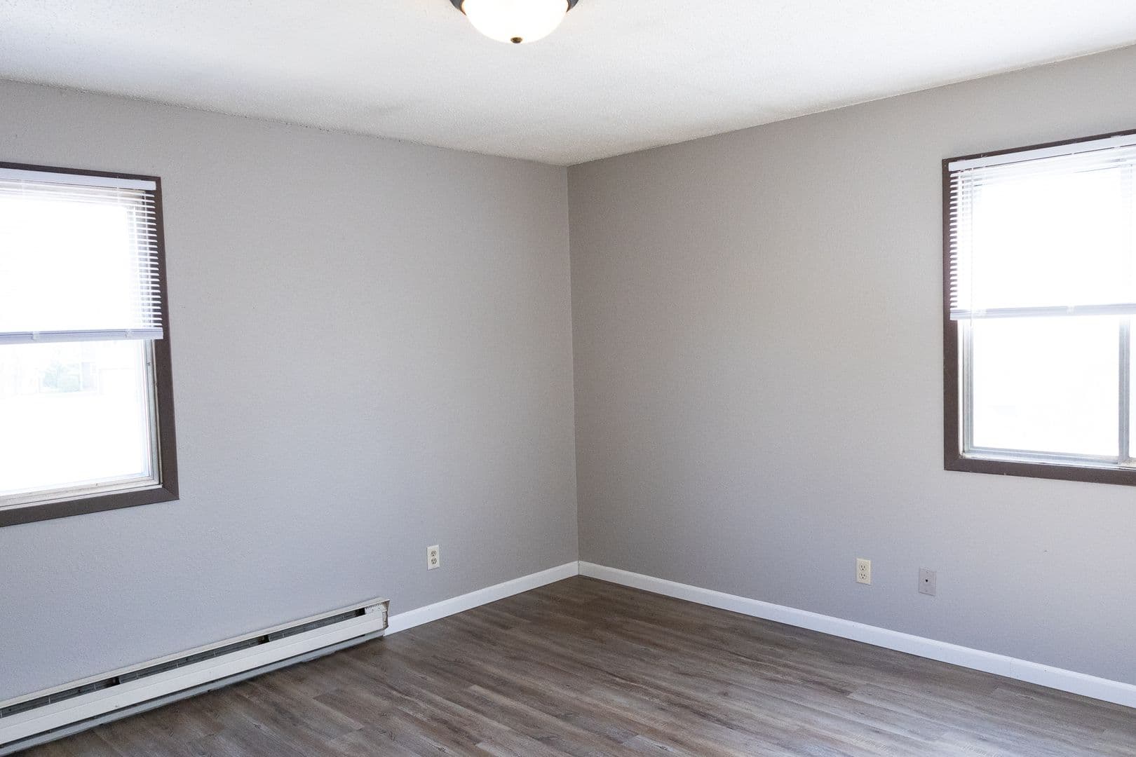 Alexandria Apartment: 304 Kenwood Drive