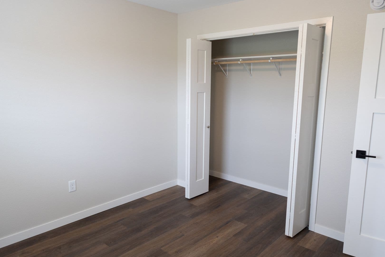 Willmar Apartment: 1020 Lakeland Drive Northeast