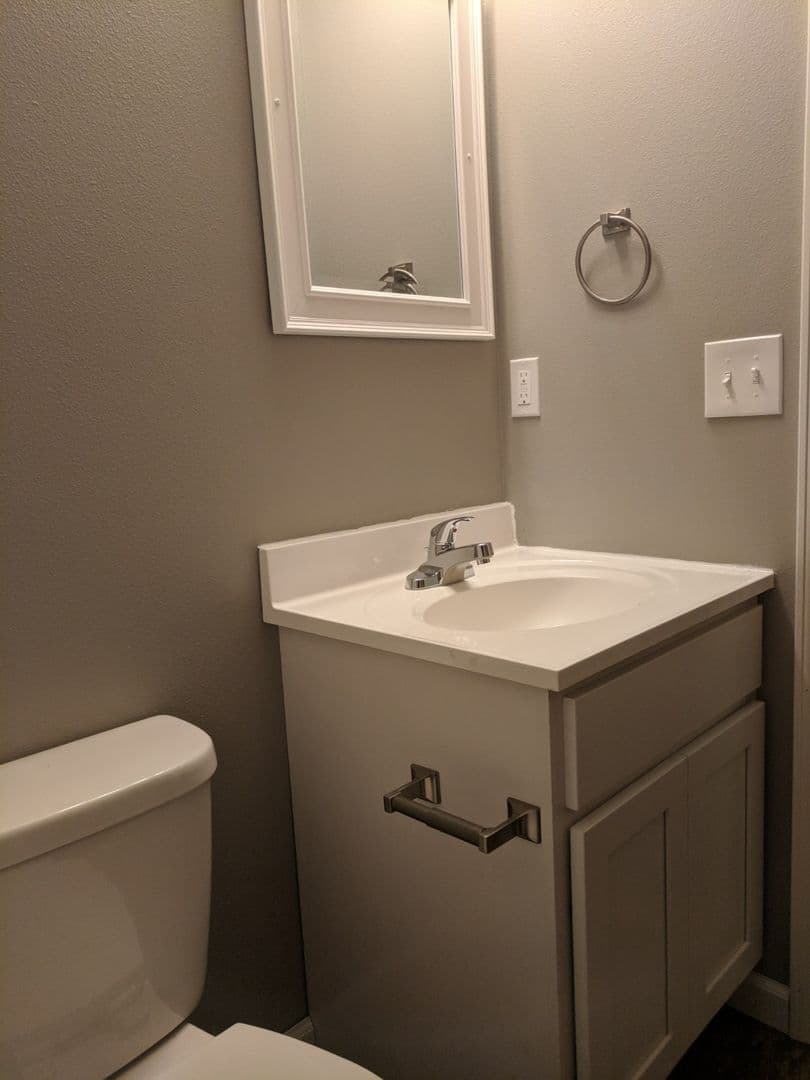 Alexandria Apartment: 1964 10th Avenue E.