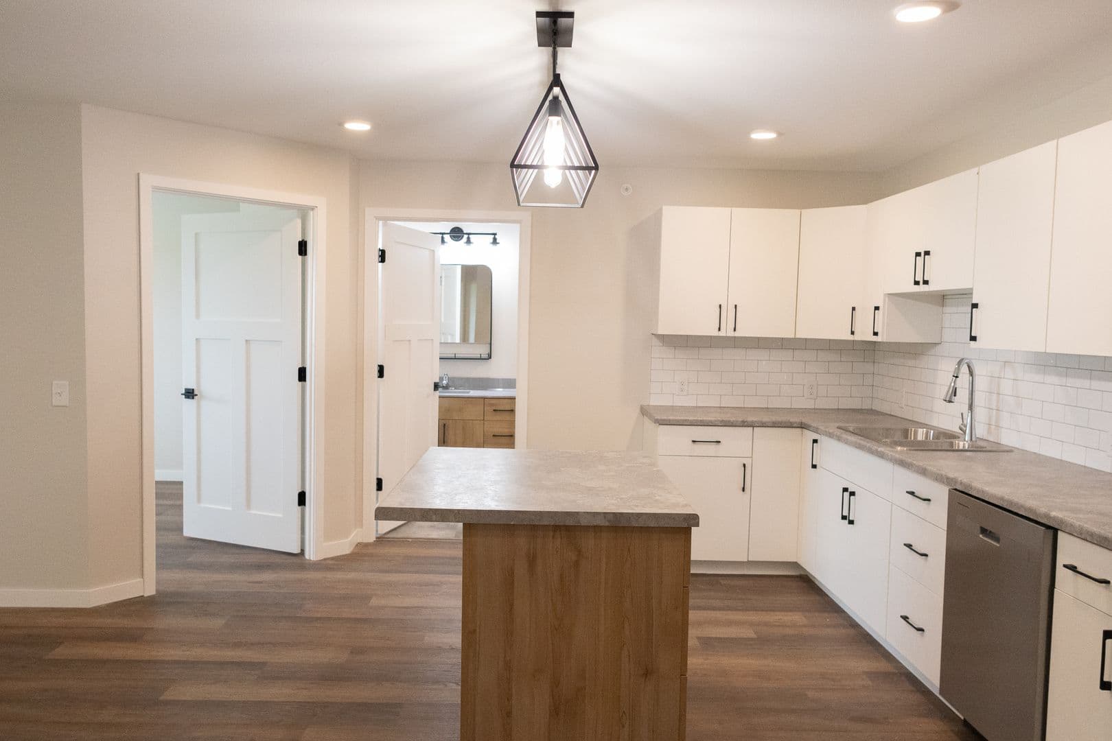 Faribault Apartment: 1740 Willow Street