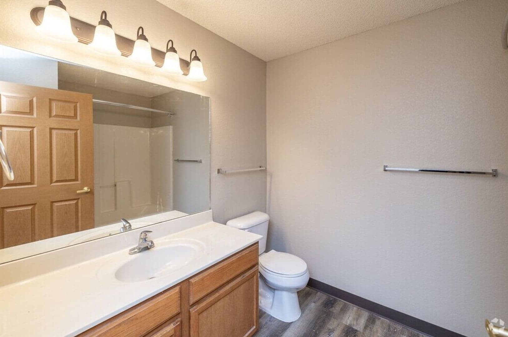 Faribault Apartment: 200 Heritage Pl