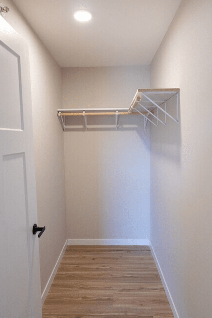 Morris Apartment: 506 Columbia Avenue